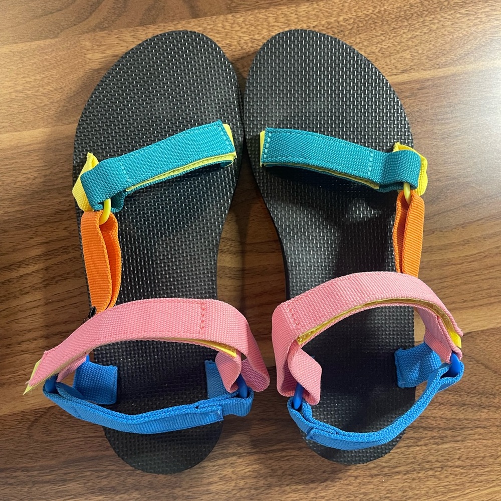 Tevas Women’s Original Universal Sandal (size 10)
